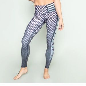 XS NIYAMA SOL Lip Service Leggings